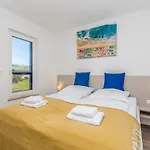 Apartman Luca *